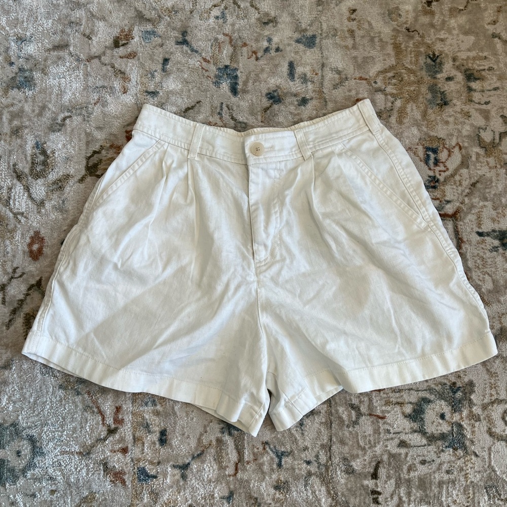 Uniqlo White Pleated High-Rise Women’s Shorts
